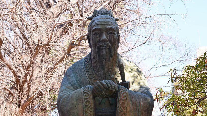 Confucius statue in japan (1)