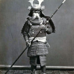 Samurai-holding-a-yari