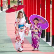 traditional-kimono-wearing